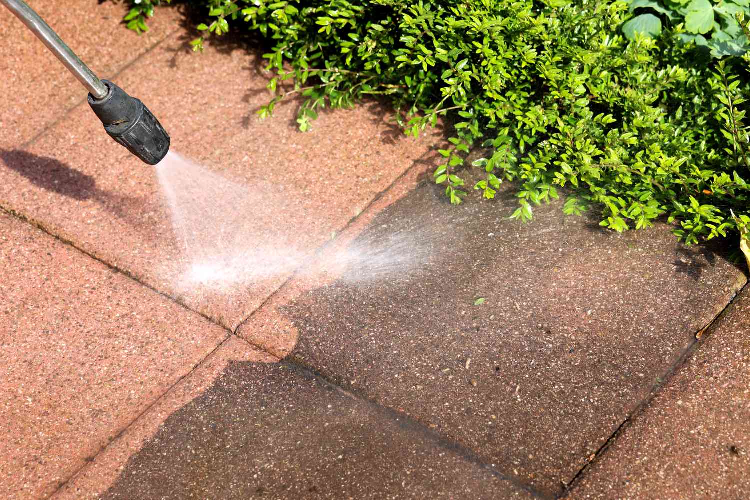 Power washing and pressure washing services in Florida